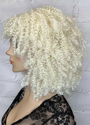 Парик афро молочный блонд каре кудрявый афрокудри / перука молочний блонд каре кучерява