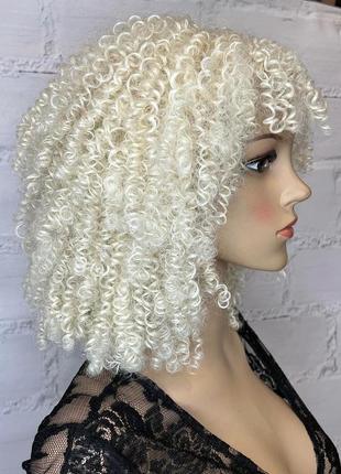 Парик афро молочный блонд каре кудрявый афрокудри / перука молочний блонд каре кучерява