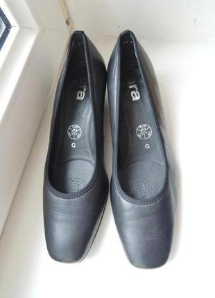 Фирменные кожаные классические туфли лодочки ara (германия) р.36 евро 3,5 (23,5 см)