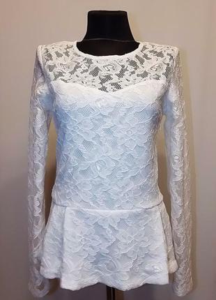 Суперцена. эффектная кружевная блузка с баской. туречки. новая, 42-46