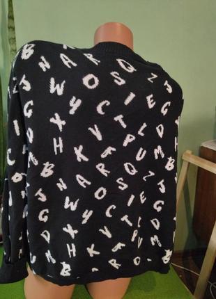 Стильний зручний комфортний светр зі стовідсоткового бавовни чорного кольору з білими літерами2 фото