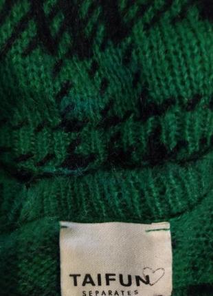 Красивейший свитер зелёного цвета в клетку.4 фото