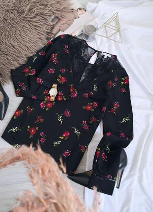 Идеальная черная блуза в цветы со вставками дорогого кружева5 фото
