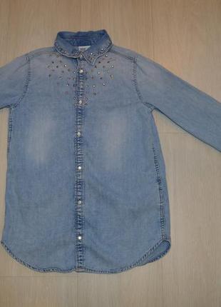 Крутая джинсовая рубашка для девочки с металлическими заклёпками2 фото