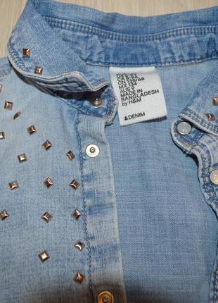 Крутая джинсовая рубашка для девочки с металлическими заклёпками4 фото