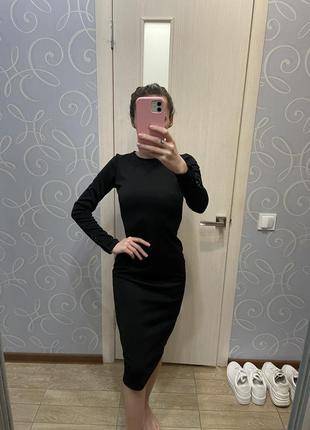 Чёрное платье -футляр