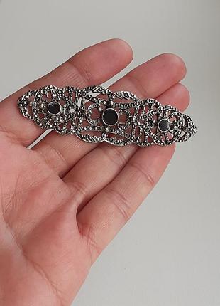 Брошь с эмалью