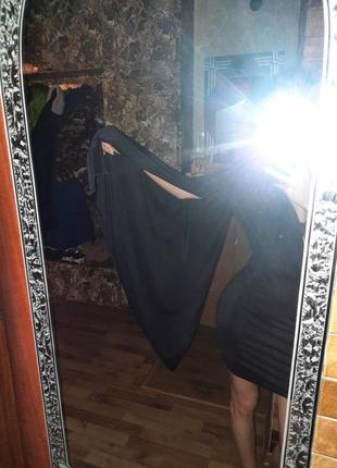 Платье с шикарными рукавами