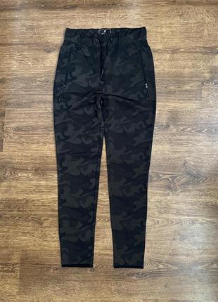 Спортивные брюки