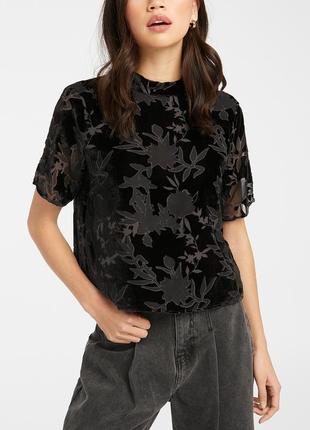 Оксамитова футболка new look floral velvet burnout t-shirt