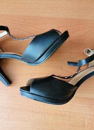Туфли босоножки 39р