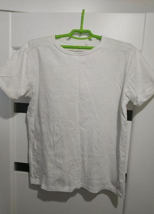Белая футболка некст для мальчика на 9-10 лет.