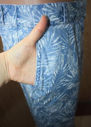 Стильные натуральные штаны в модный тропический принт4 фото