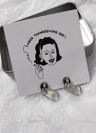 Трендові сережки гвоздики, блискавки, тренд 2022 в стилі zara