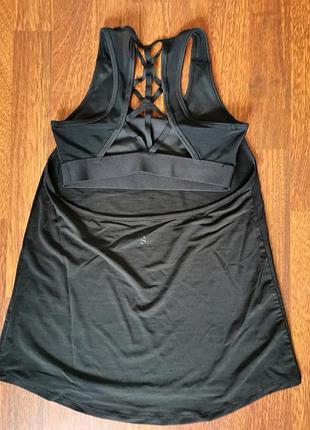 Спортивный топ.