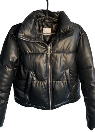 Курточка з еко-шкіри bershka