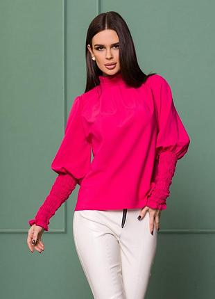 Малінова блуза з жаткою та рюшами