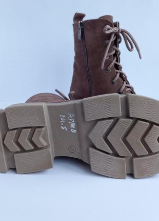 Зимние ботинки бежевые коричневые на меху замшевые4 фото