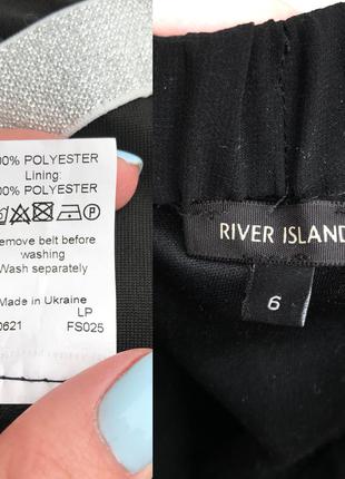 Черная,шифоновая,легкая юбка,впереди на пуговках, пояс резинка.river island5 фото