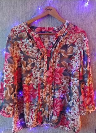 Шикарная блуза в цветочный принт 54размер