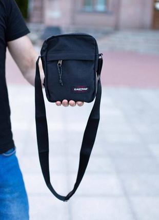 Чоловіча барсетка eastpak the one messenger месенджер чорний подарунок на 14 лютого сумка через плече6 фото