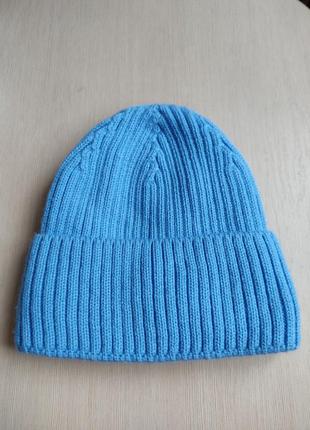 Стильна блакитна шапочка на флісі