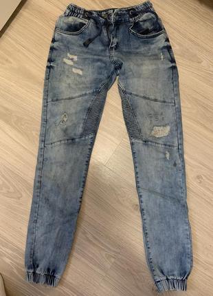 Стильні джинси на манжетах