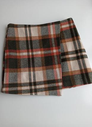 Красивая стильная утепленная юбка мини с содержанием шерсти
