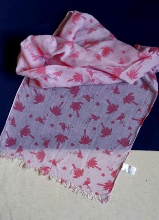 Розовый в пальмы и фламинго батистовый шарф с бахромой yigga германия1 фото