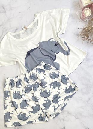 Женская легкая пижама слоники футболка топ и шорты піжама