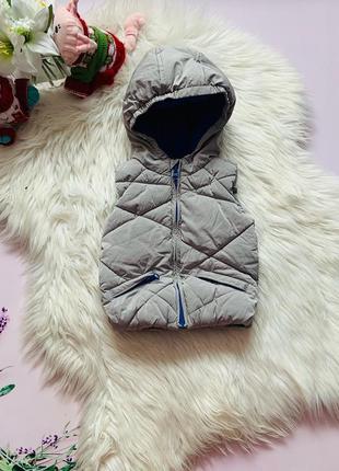 Гарна тепла жилетка f&f хлопчикові 9-12 місяців