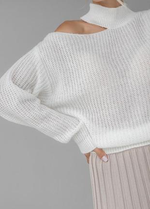 Легкий светр з асиметричним дизайном7 фото