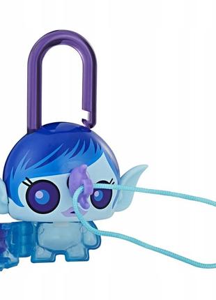 Фігурка-замок з секретом blue alien girl hasbro lock stars