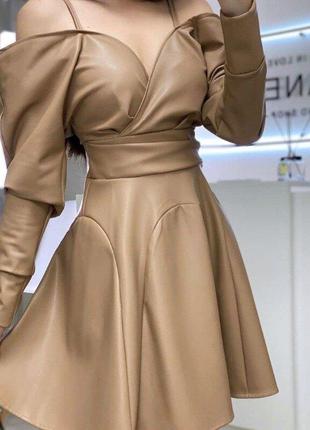 Шикарнное плаття кльош з відкритими плечима еко шкіра на замші5 фото