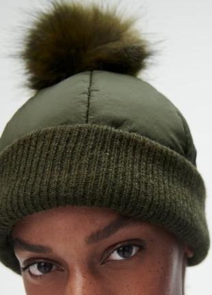 Zara шапка с бубоном хаки зеленый1 фото