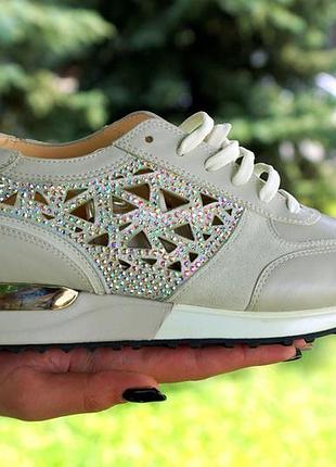 Мега розкішні кросівки зі стазами swarovski у наявності!2 фото