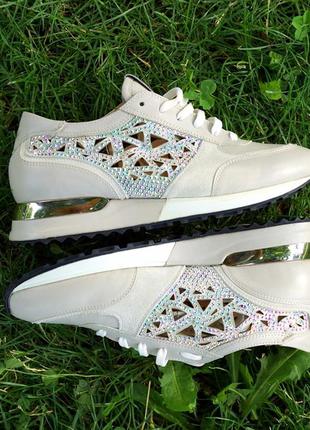 Мега розкішні кросівки зі стазами swarovski у наявності!3 фото