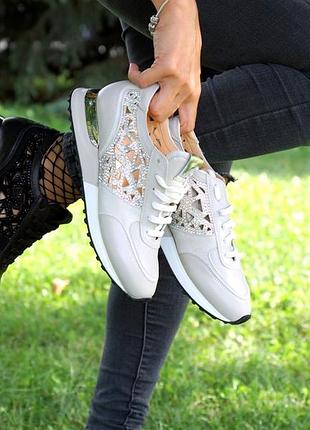 Мега розкішні кросівки зі стазами swarovski у наявності!4 фото