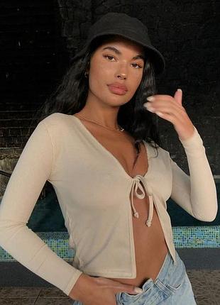 💙💛актуальний бежевий топ у рубчик на зав'язці prettylittlething