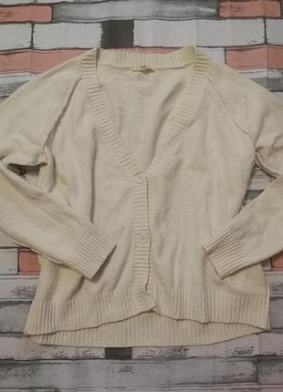 Кардиган на гудзиках молочного кольору