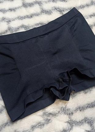 Безшовні стягуючі трусики шортики