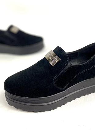 Чорні жіночі туфлі - сліпони з натуральної замші на рівній платформі
