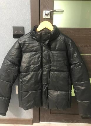 Женская куртка-пуховик из экокожи marc new york performance faux leather puffer jacket оригинал5 фото
