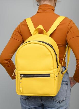 Прогулянковий жіночий рюкзак жовтого кольору - місткий і практичний на всі випадки життя5 фото