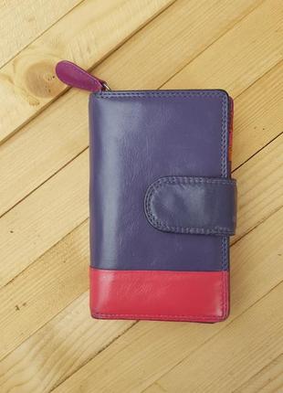 Місткий шкіряний гаманець з rfid захистом