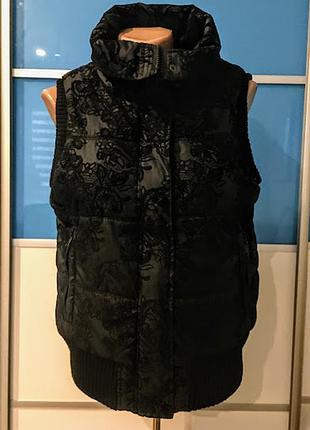 Стеганний теплий жилет в стилі бомбер бренду fishbone