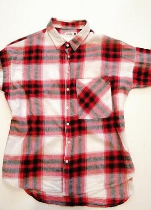 Картата сорочка з ремінцями на рукавах