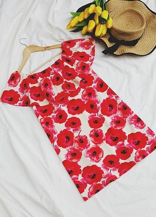 Яскрава сукня