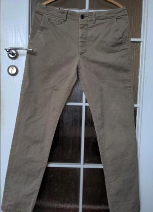 Необычные штаны от известного бренда