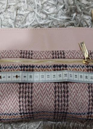 Разноцветная сумка в клетку с длинным ремешком  accessorize london.5 фото